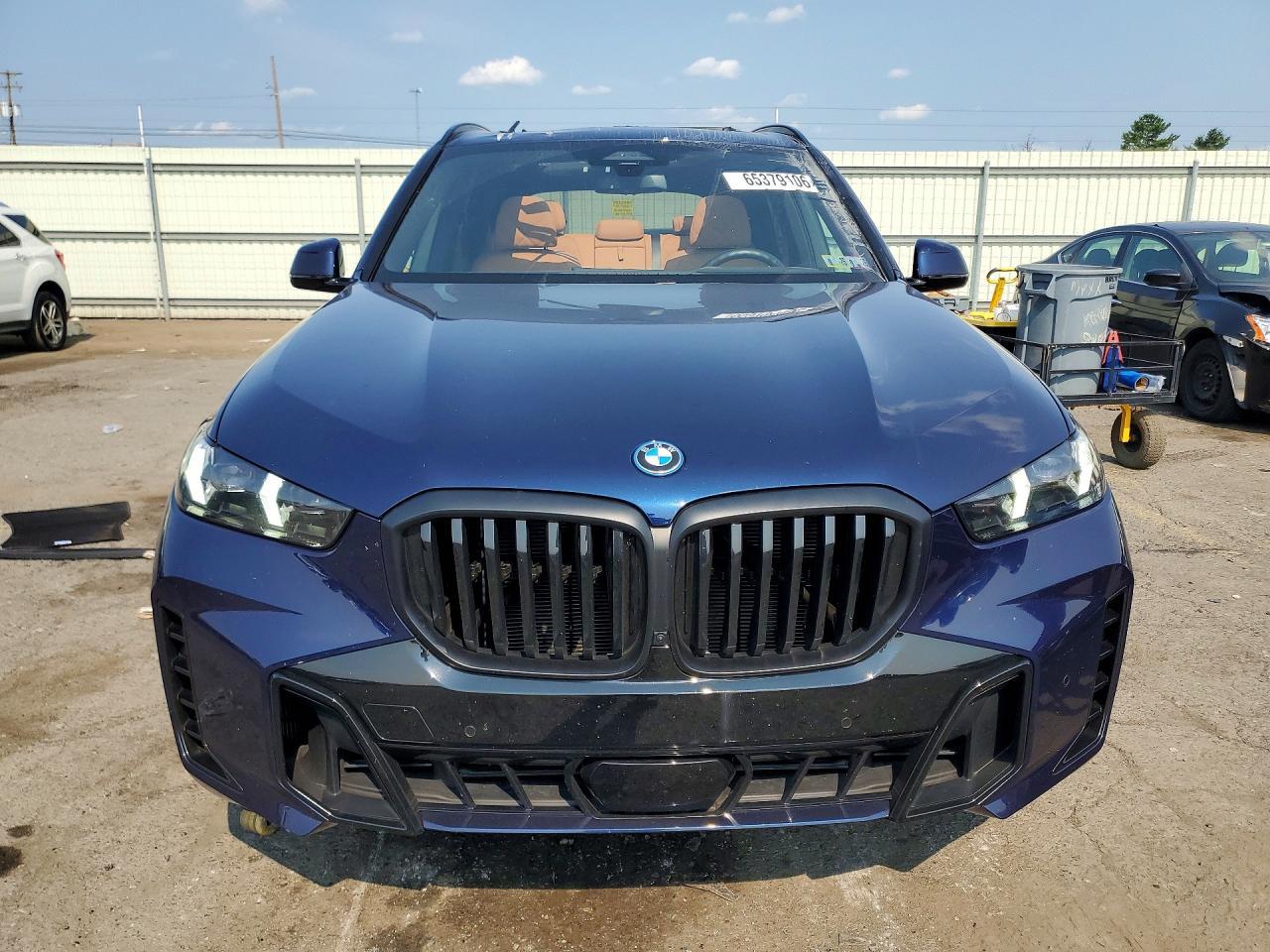 2025 BMW X5 xDrive50E - zdjęcie 5