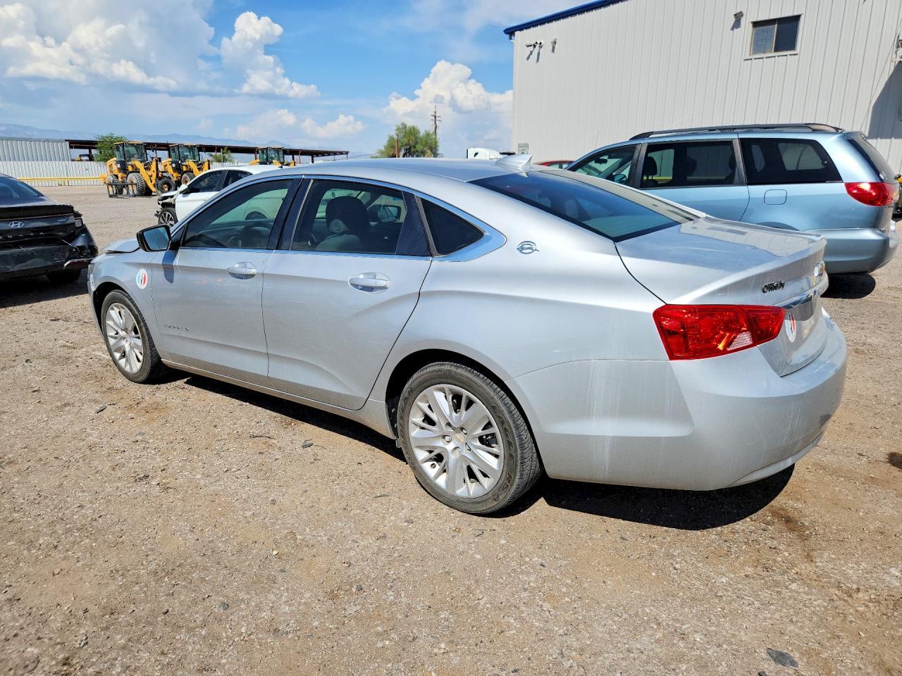 2017 Chevrolet Impala Ls - zdjęcie 2