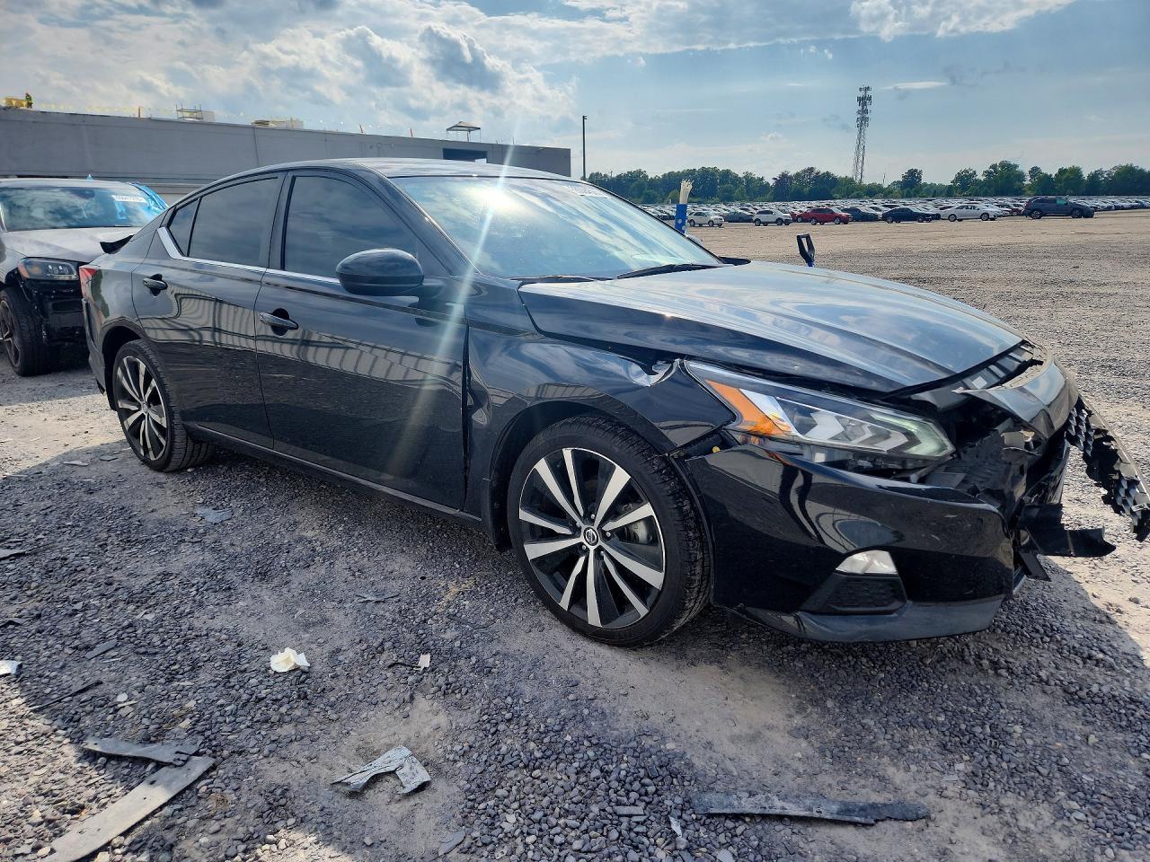 2021 Nissan Altima Sr - zdjęcie 4