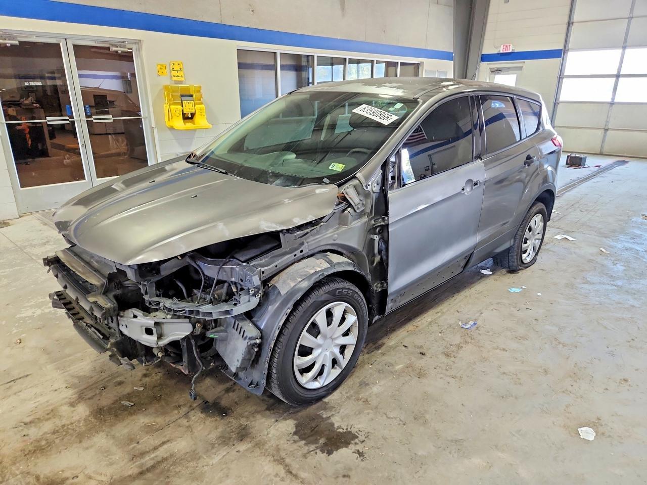 2014 Ford Escape S - zdjęcie główne