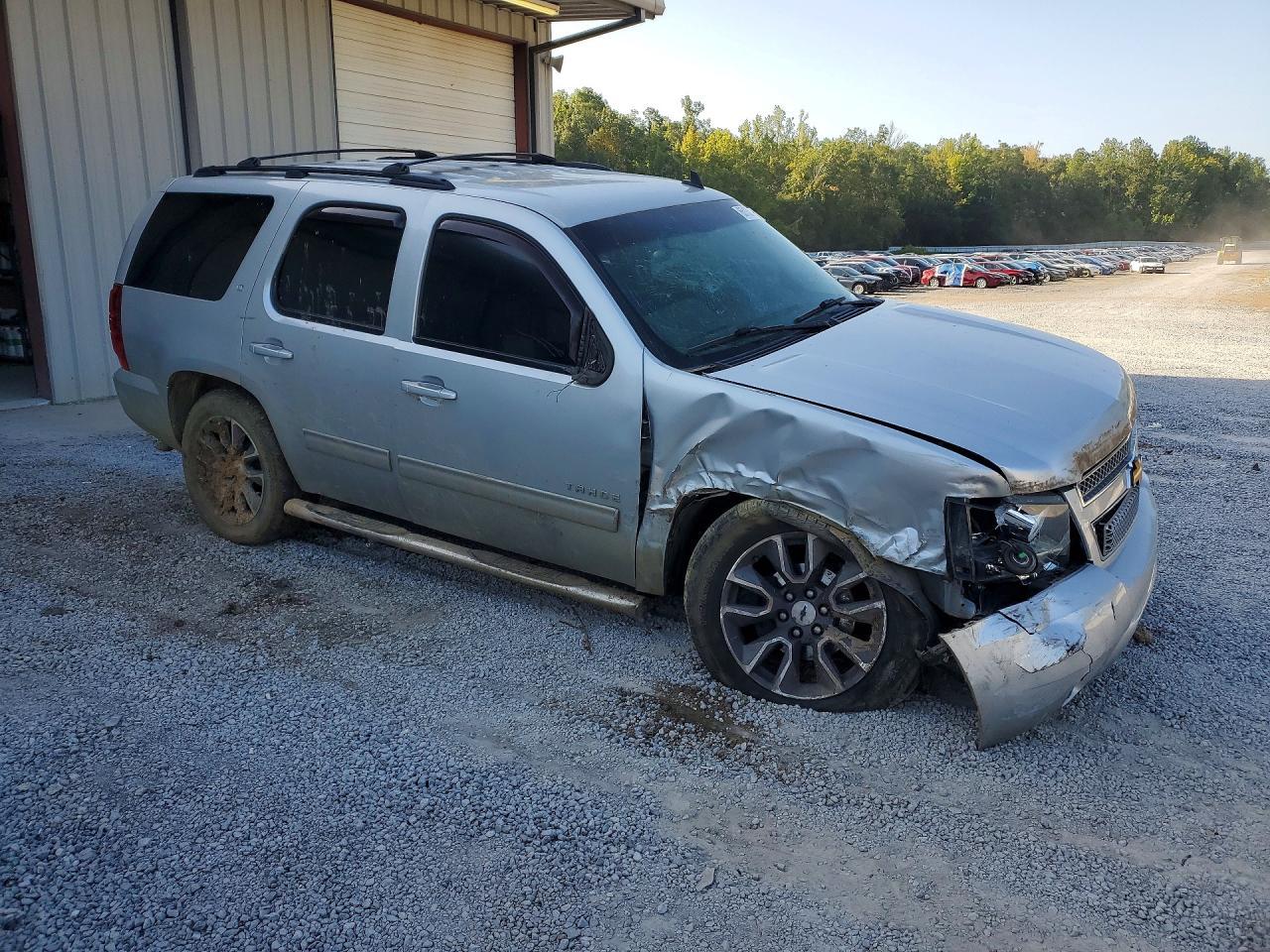 2013 Chevrolet Tahoe C1500 Lt - zdjęcie 4