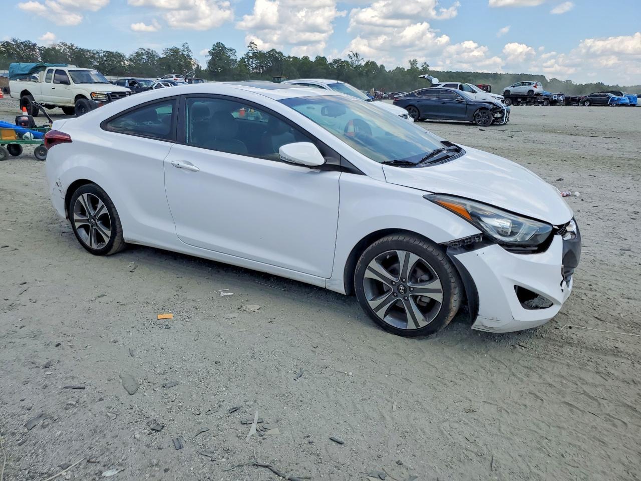 Hyundai Elantra Coupe - zdjęcie 4