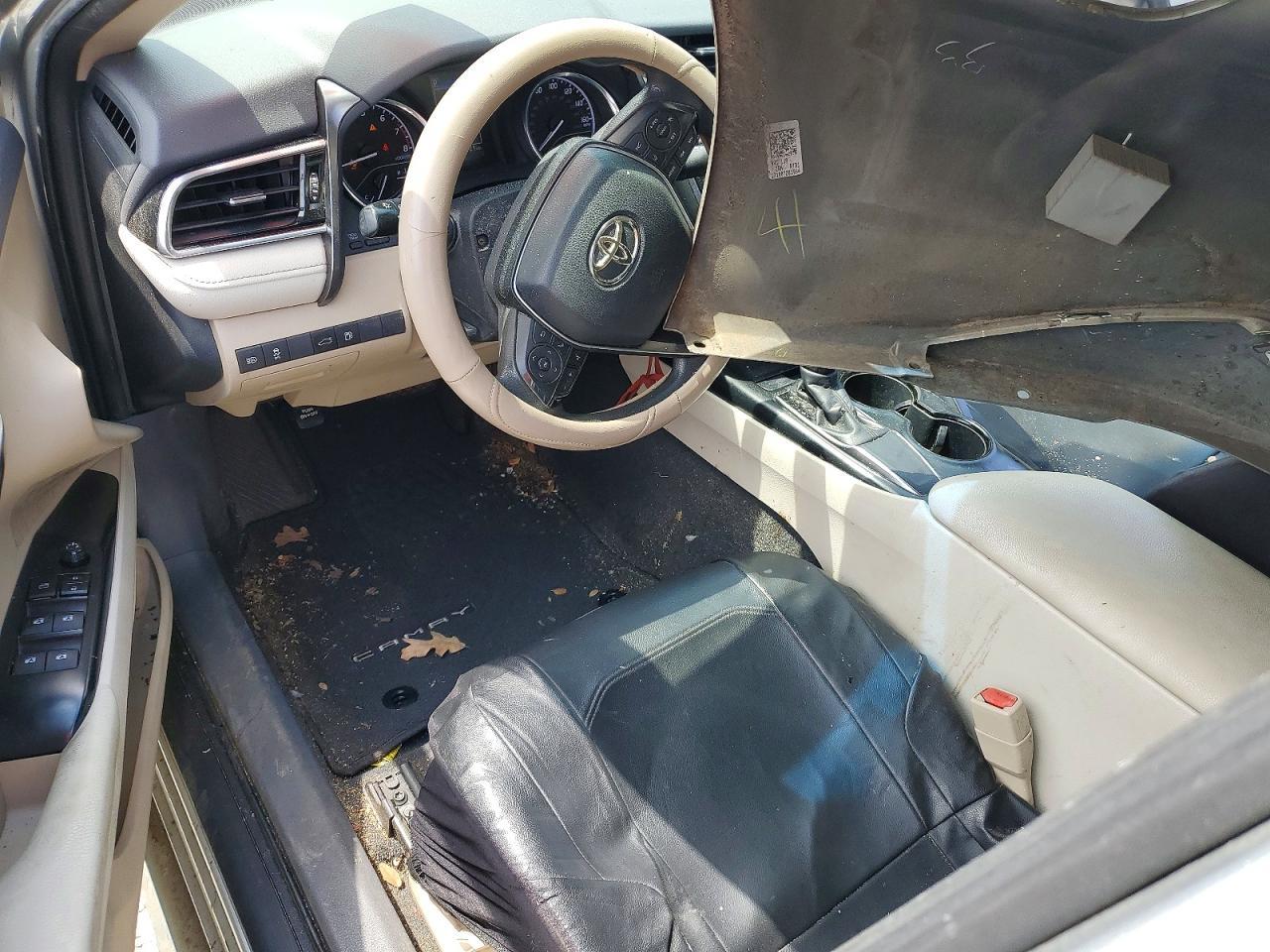2018 Toyota Camry Le - zdjęcie 8