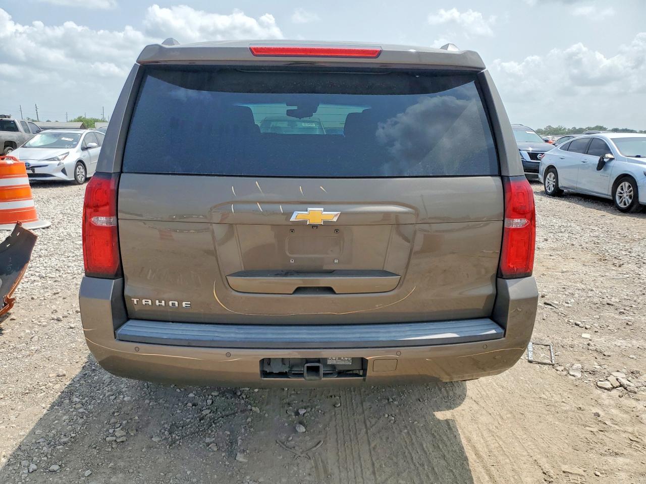 2015 Chevrolet Tahoe C1500 Ls - zdjęcie 6