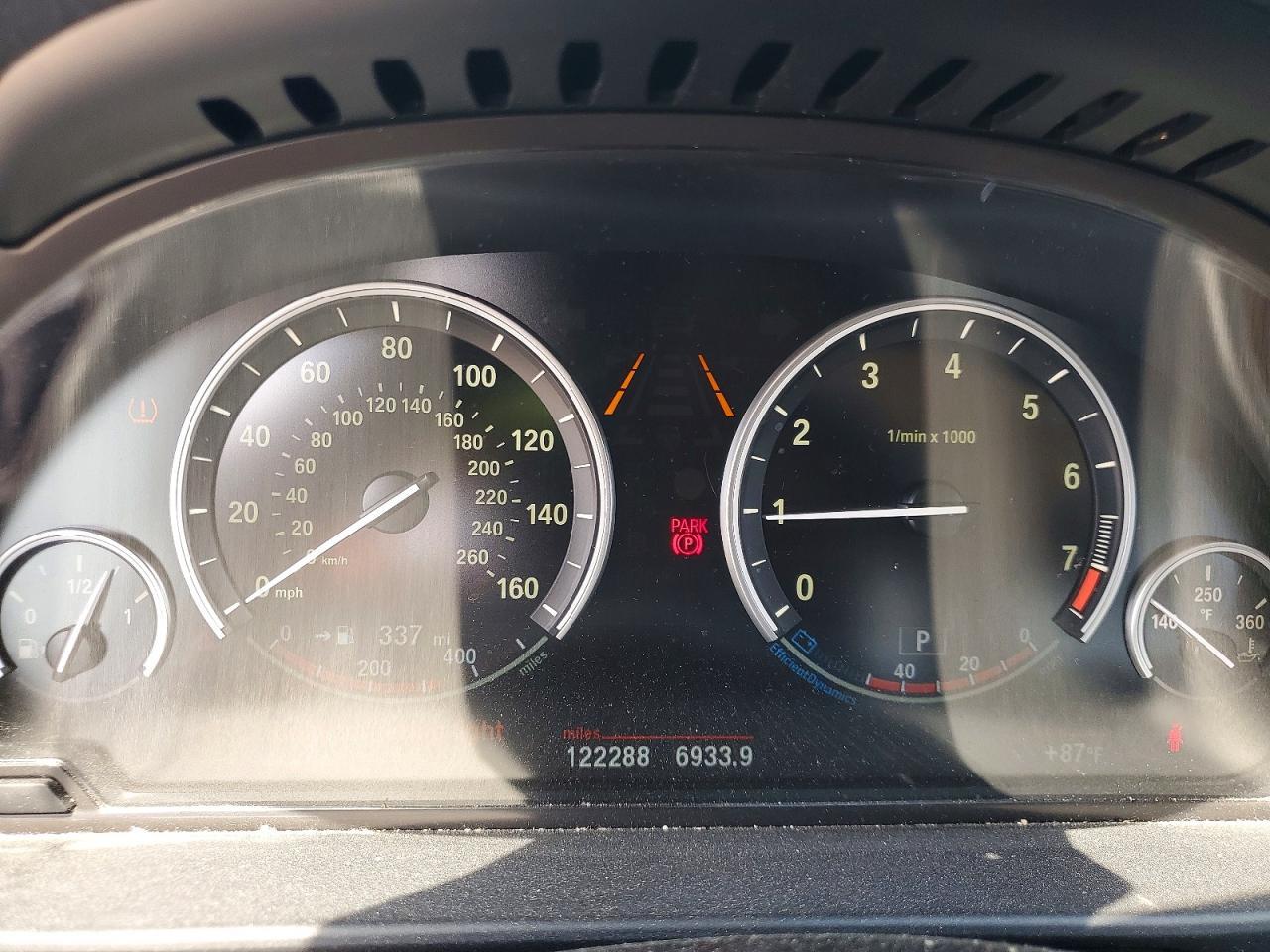2016 BMW Seria 5 535i - zdjęcie 9