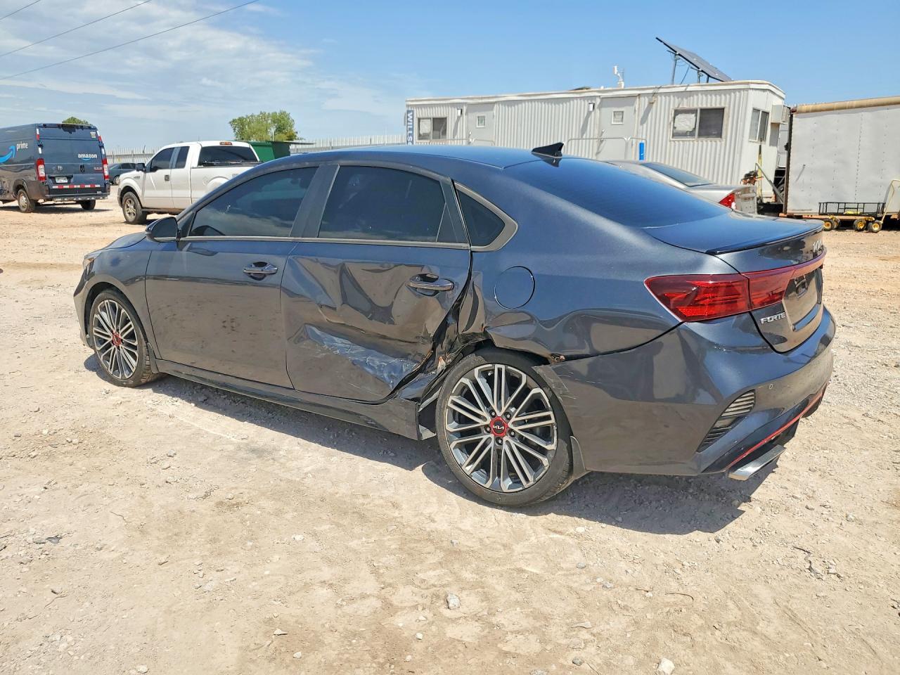 2023 Kia Forte Gt - zdjęcie 2