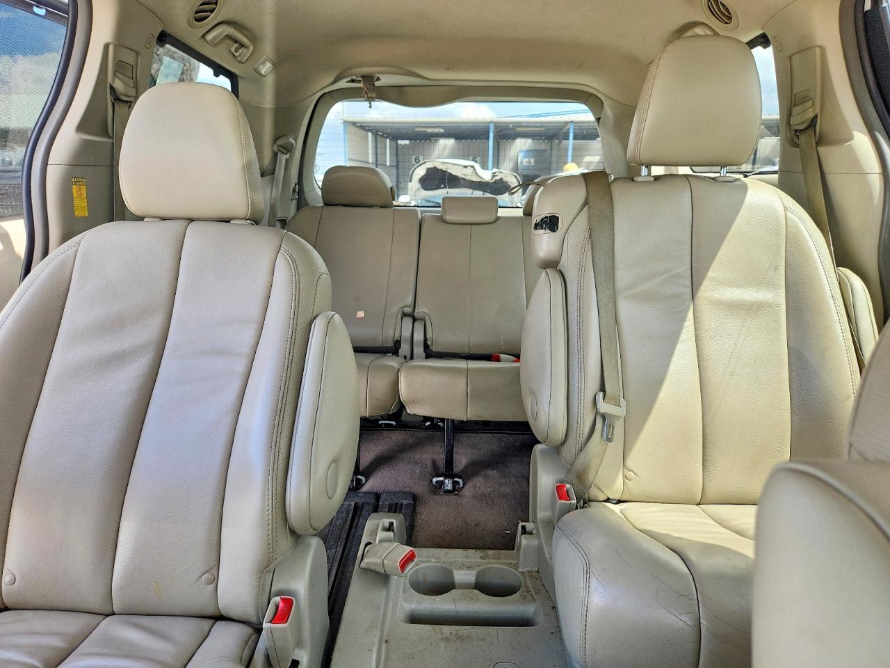 2014 Toyota Sienna Xle 8-Passenger - zdjęcie 10