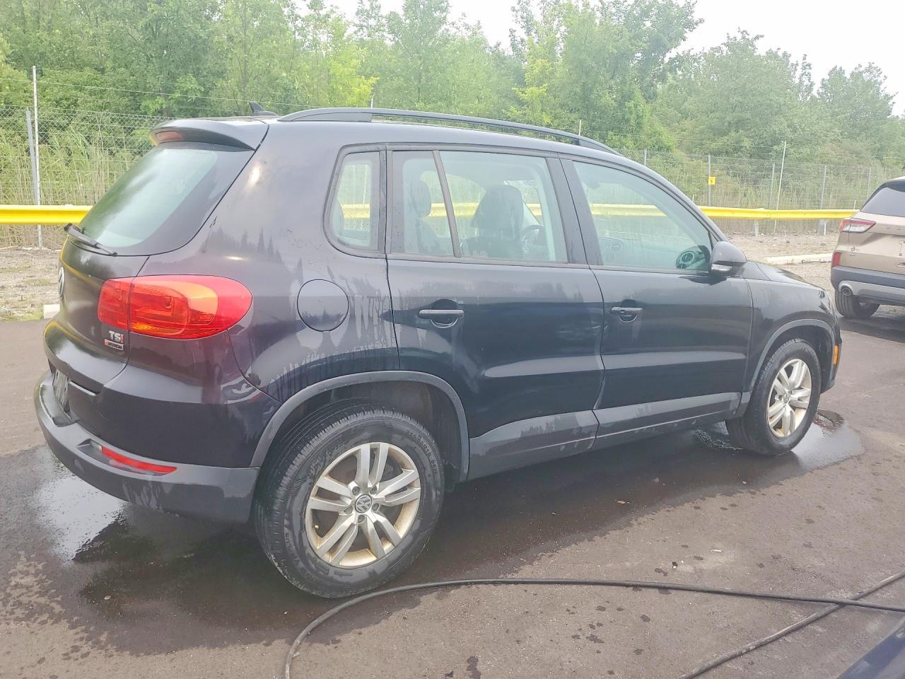 2017 Volkswagen Tiguan S - zdjęcie 3