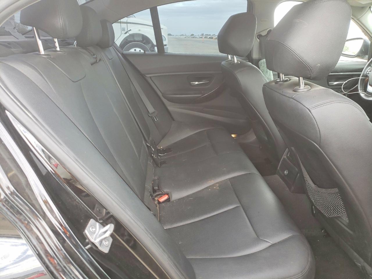 2015 BMW Seria 3 328i - zdjęcie 10