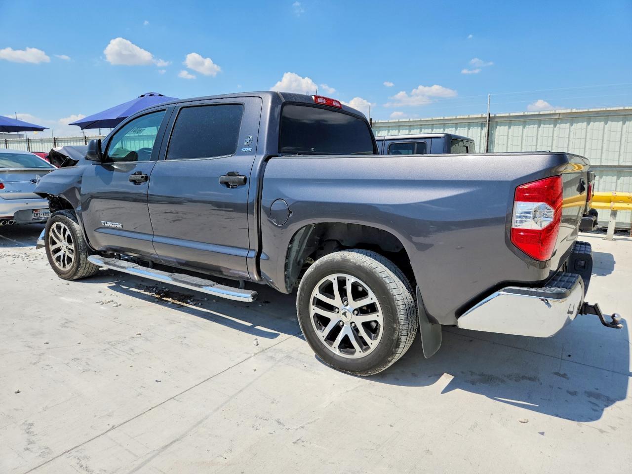 2017 Toyota Tundra Crewmax Sr5 - zdjęcie 2