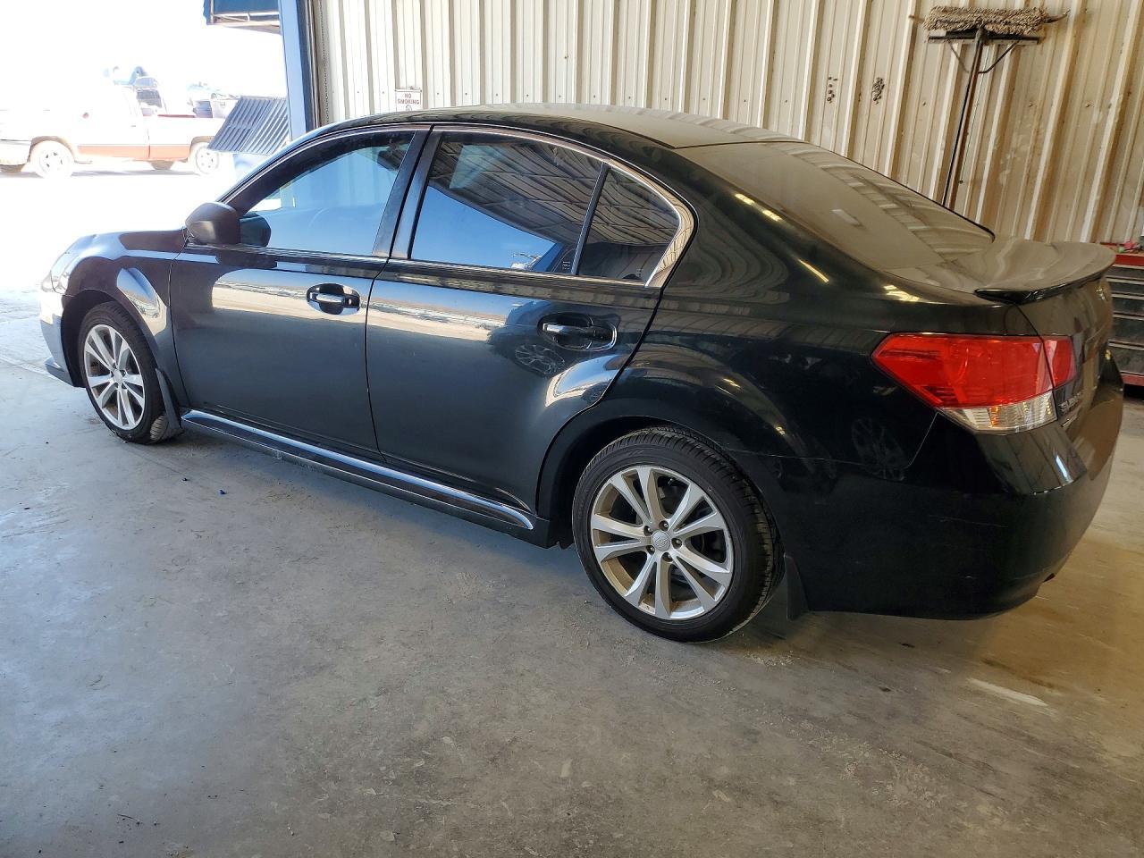 2013 Subaru Legacy 2.5I Premium - zdjęcie 2