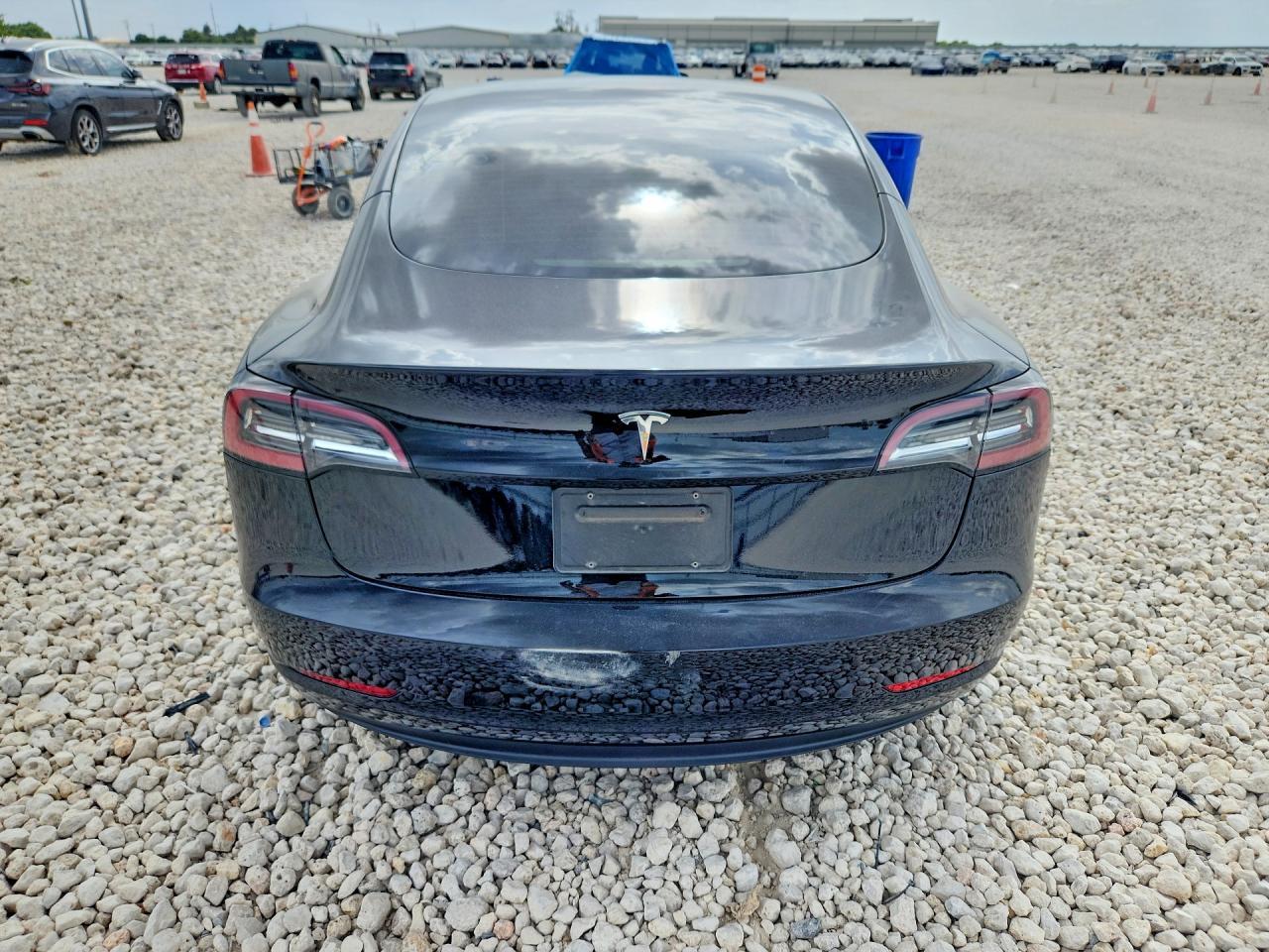 2023 Tesla Model 3 - zdjęcie 6