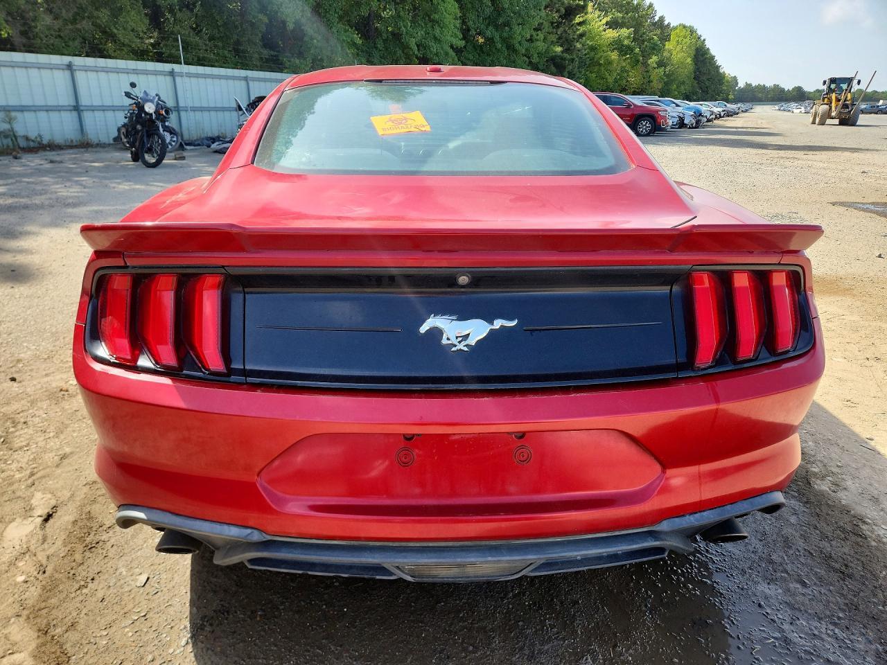 2020 Ford Mustang - zdjęcie 6