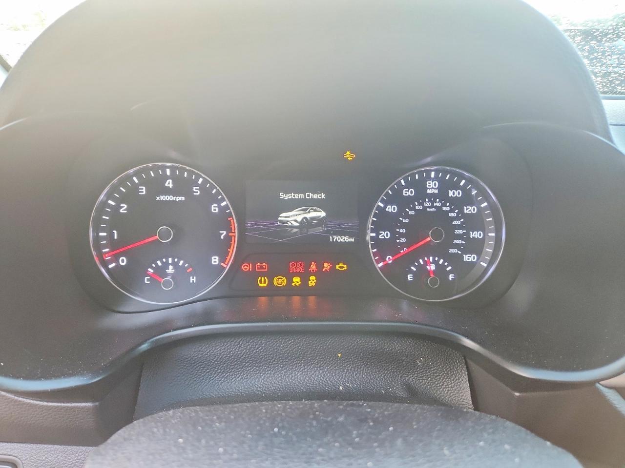 2024 Kia Forte Lxs - zdjęcie 9