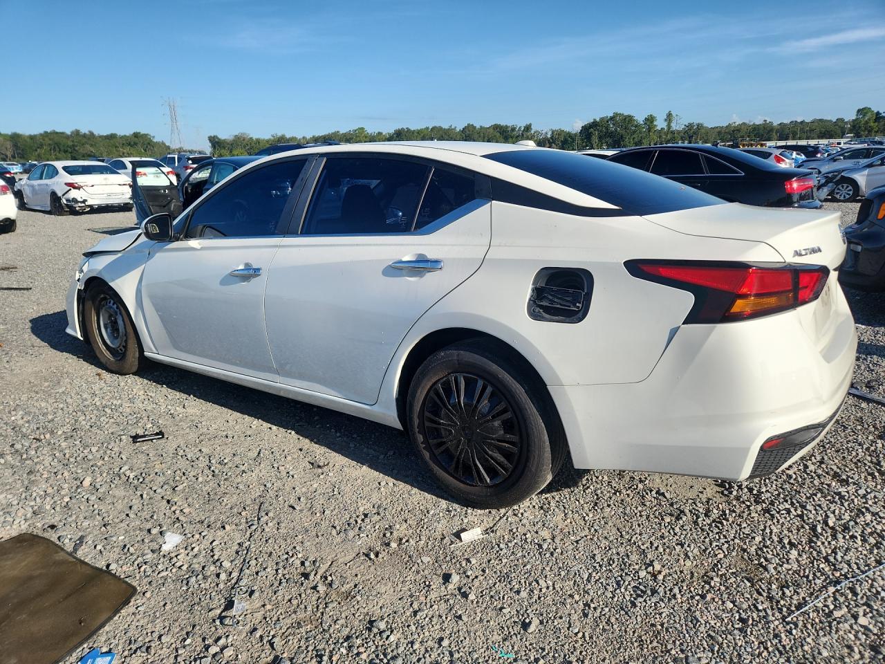 2020 Nissan Altima S - zdjęcie 2