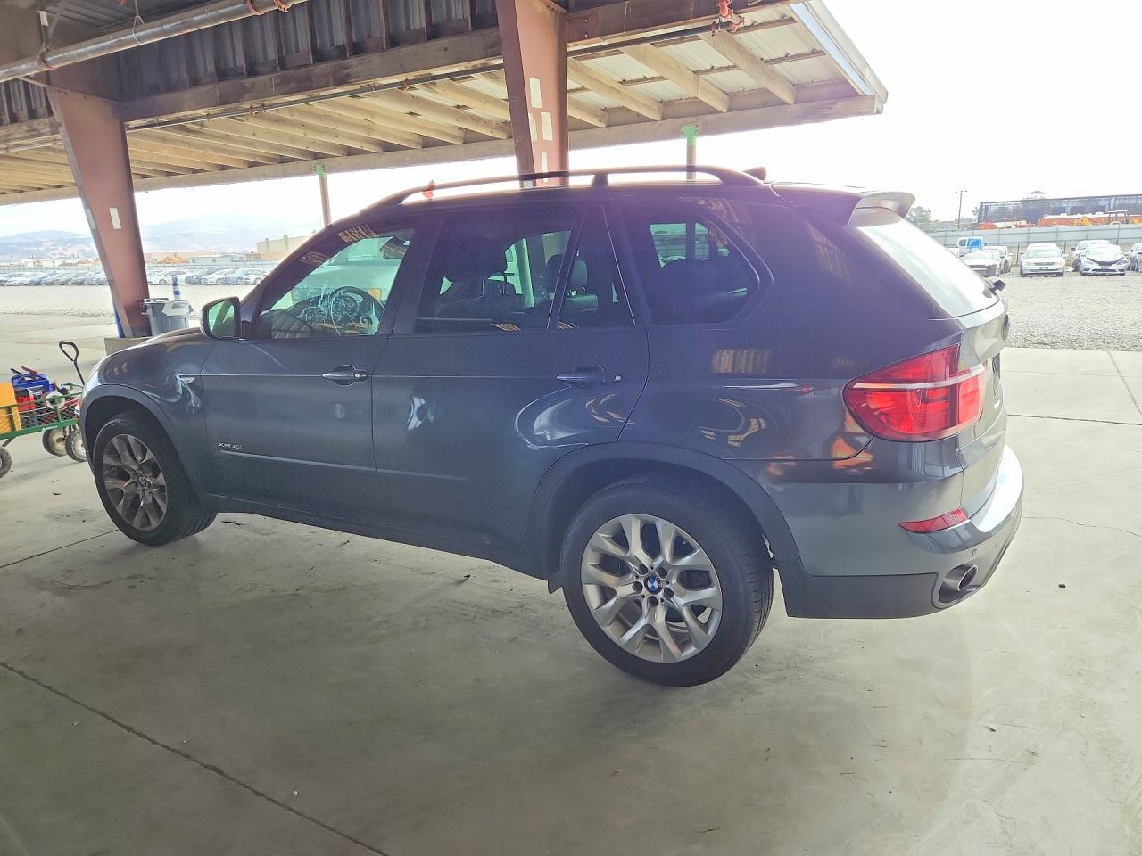 2013 BMW X5 xDrive35I - zdjęcie 2