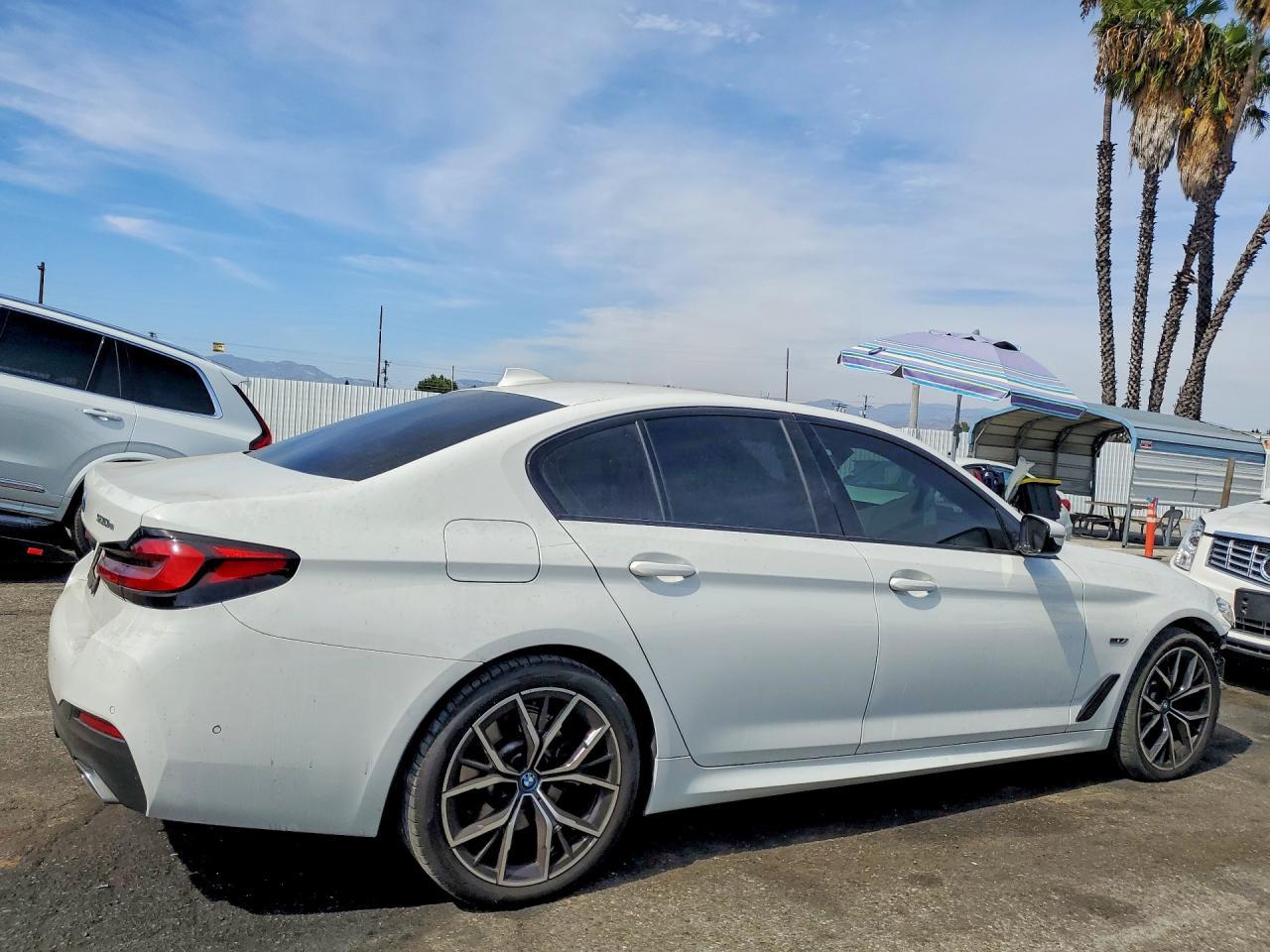 2022 BMW 530E - zdjęcie 3