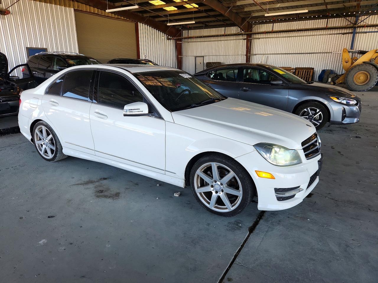 2014 Mercedes-Benz C 250 - zdjęcie 4