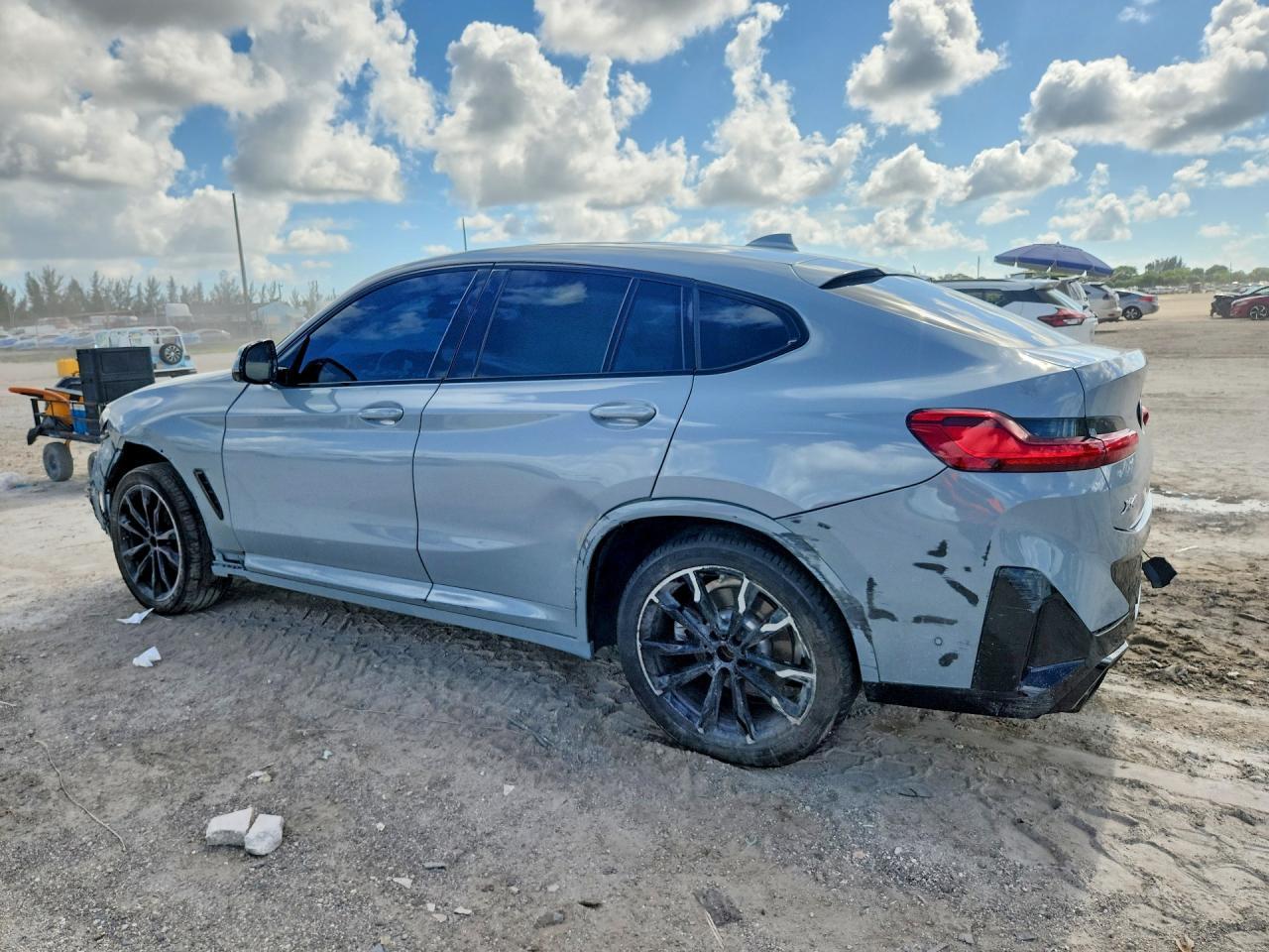 2025 BMW X4 xDrive30I - zdjęcie 2