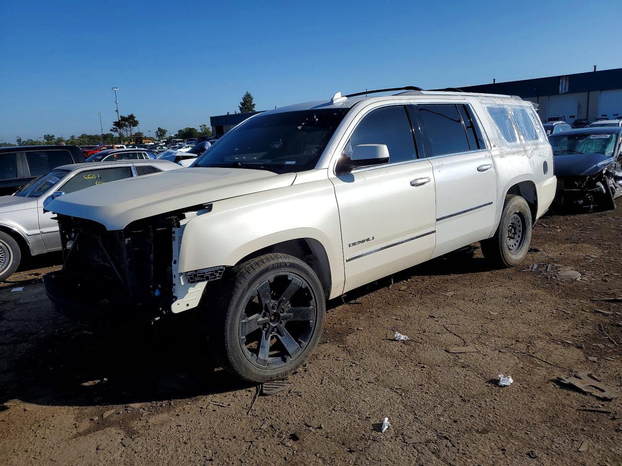 2018 GMC Yukon Xl Denali - zdjęcie główne