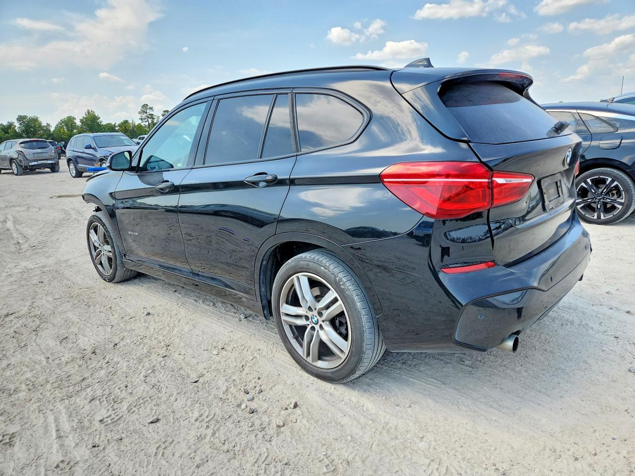 2017 BMW X1 Sdrive28I - zdjęcie 2