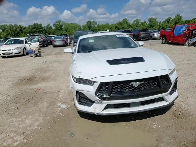2024 Ford Mustang Gt - zdjęcie 13
