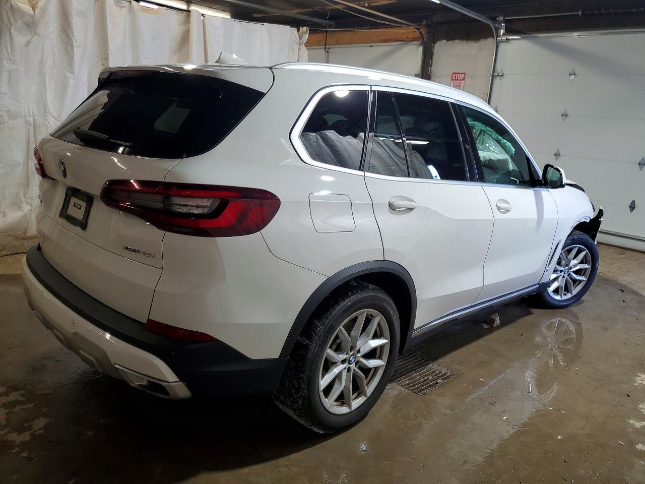 2023 BMW X5 xDrive40I - zdjęcie 3