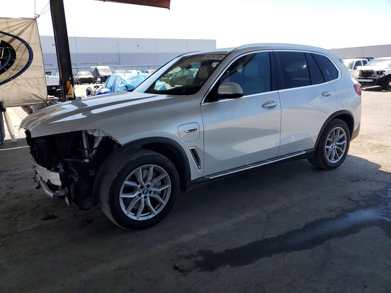 2022 BMW X5 xDrive45E - zdjęcie główne