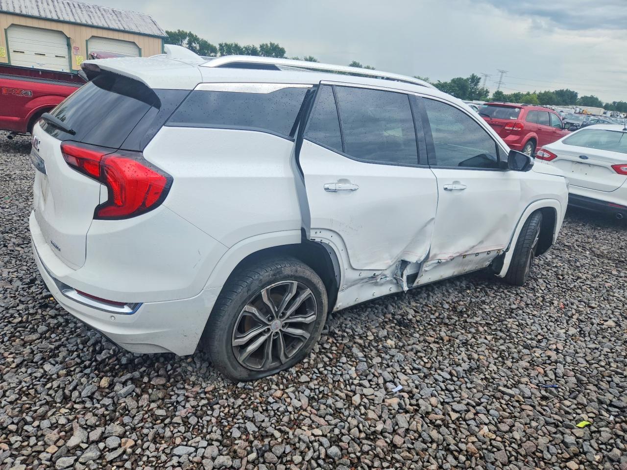 2018 GMC Terrain Denali - zdjęcie 5