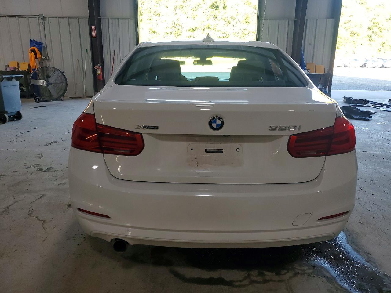 2018 BMW Seria 3 320i - zdjęcie 6