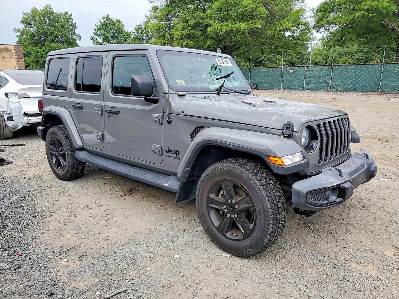 2021 Jeep Wrangler Unlimited Sahara - zdjęcie 4