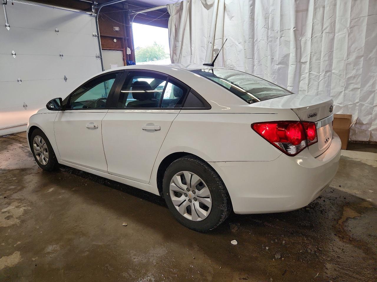 2013 Chevrolet Cruze Ls - zdjęcie 2