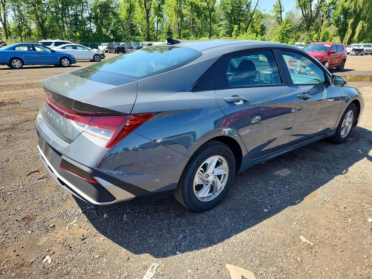 2025 Hyundai Elantra Se - zdjęcie 3