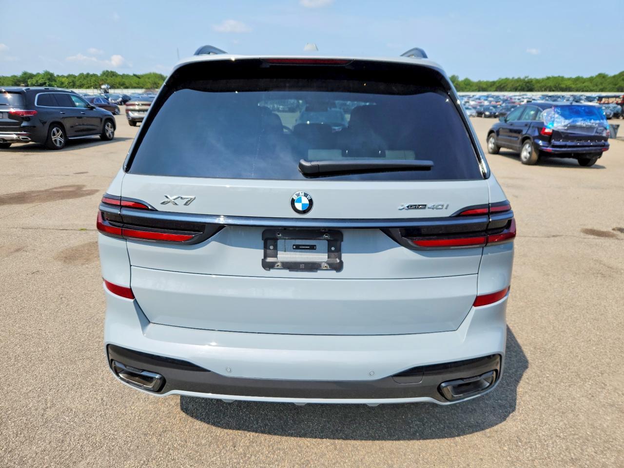 2026 BMW X7 xDrive40I - zdjęcie 6