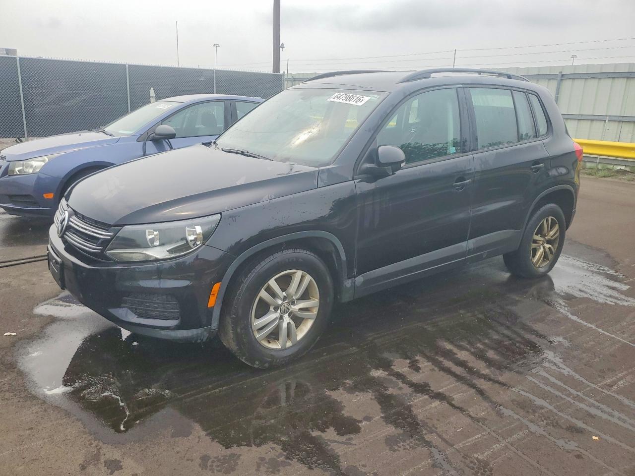 2017 Volkswagen Tiguan S - zdjęcie główne