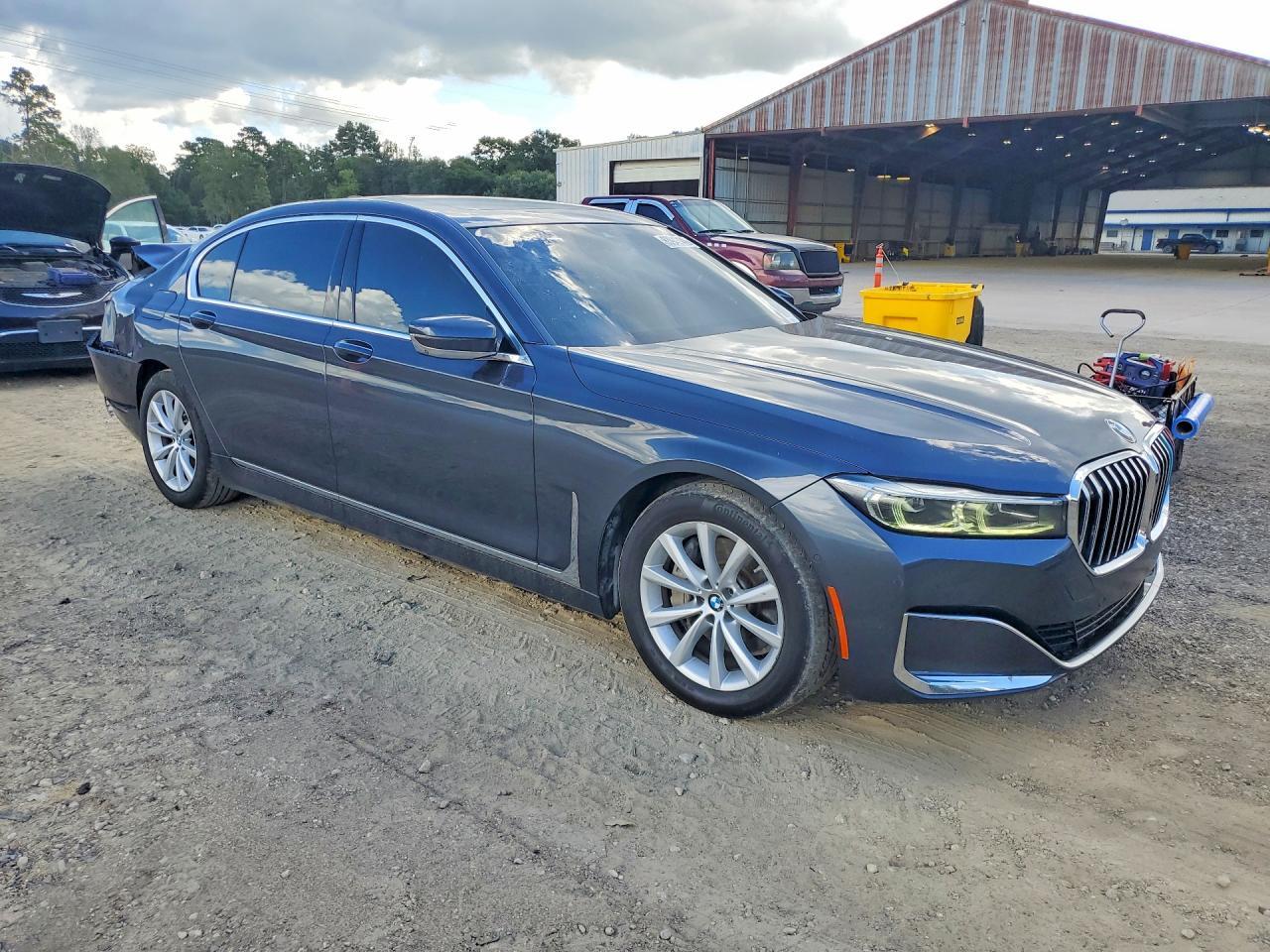 2020 BMW 740 I - zdjęcie 4