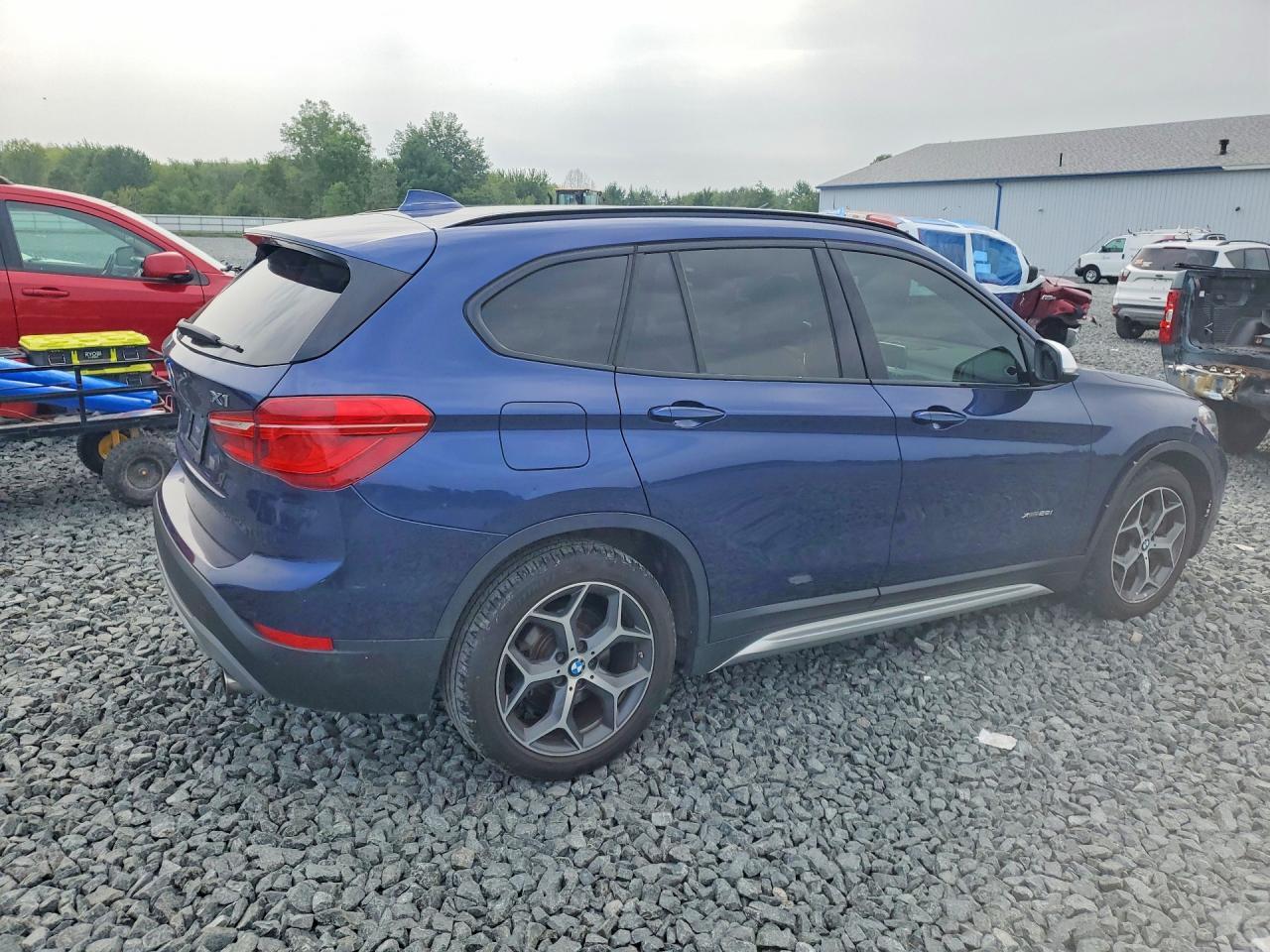 2017 BMW X1 xDrive28I - zdjęcie 3