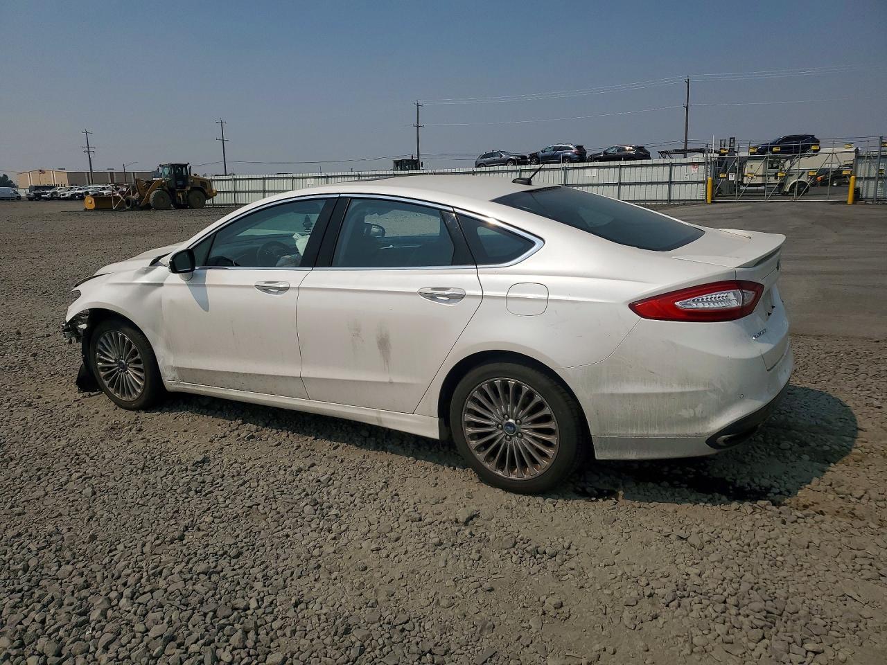 2014 Ford Fusion Titanium - zdjęcie 2