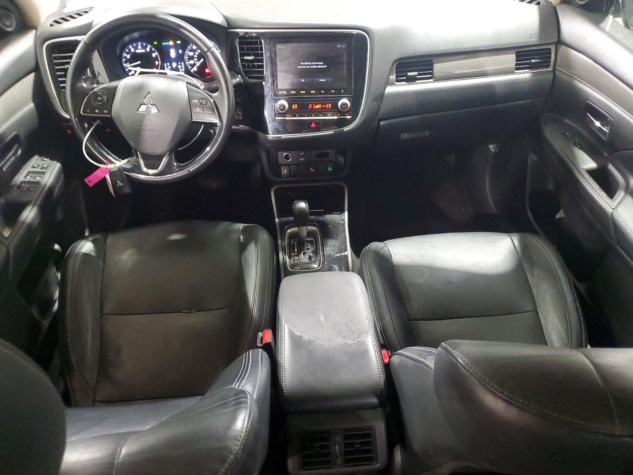 2020 Mitsubishi Outlander Se - zdjęcie 8