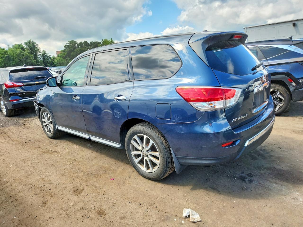 2013 Nissan Pathfinder S - zdjęcie 2
