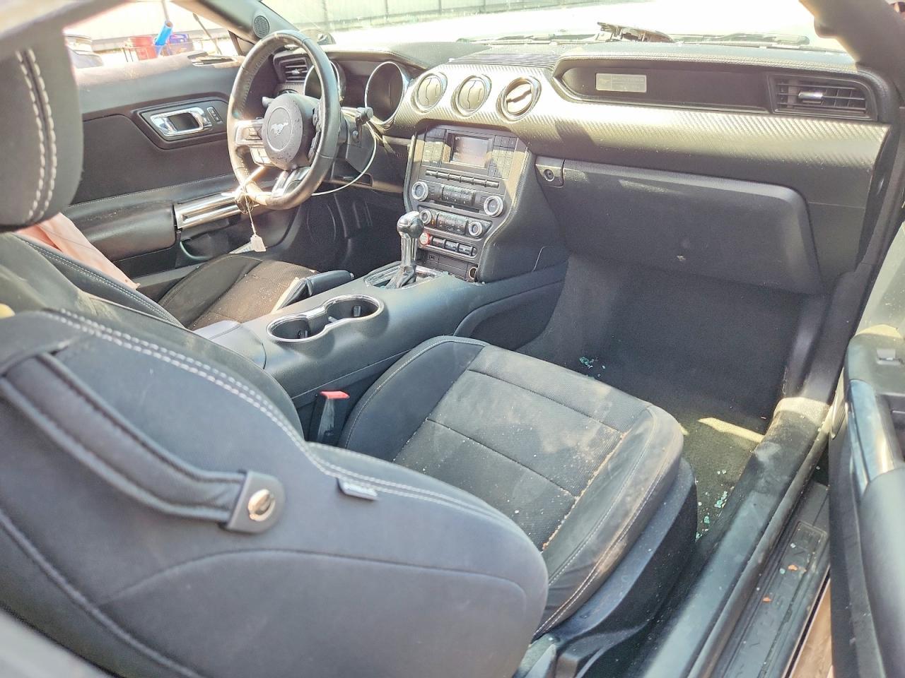 2016 Ford Mustang - zdjęcie 8
