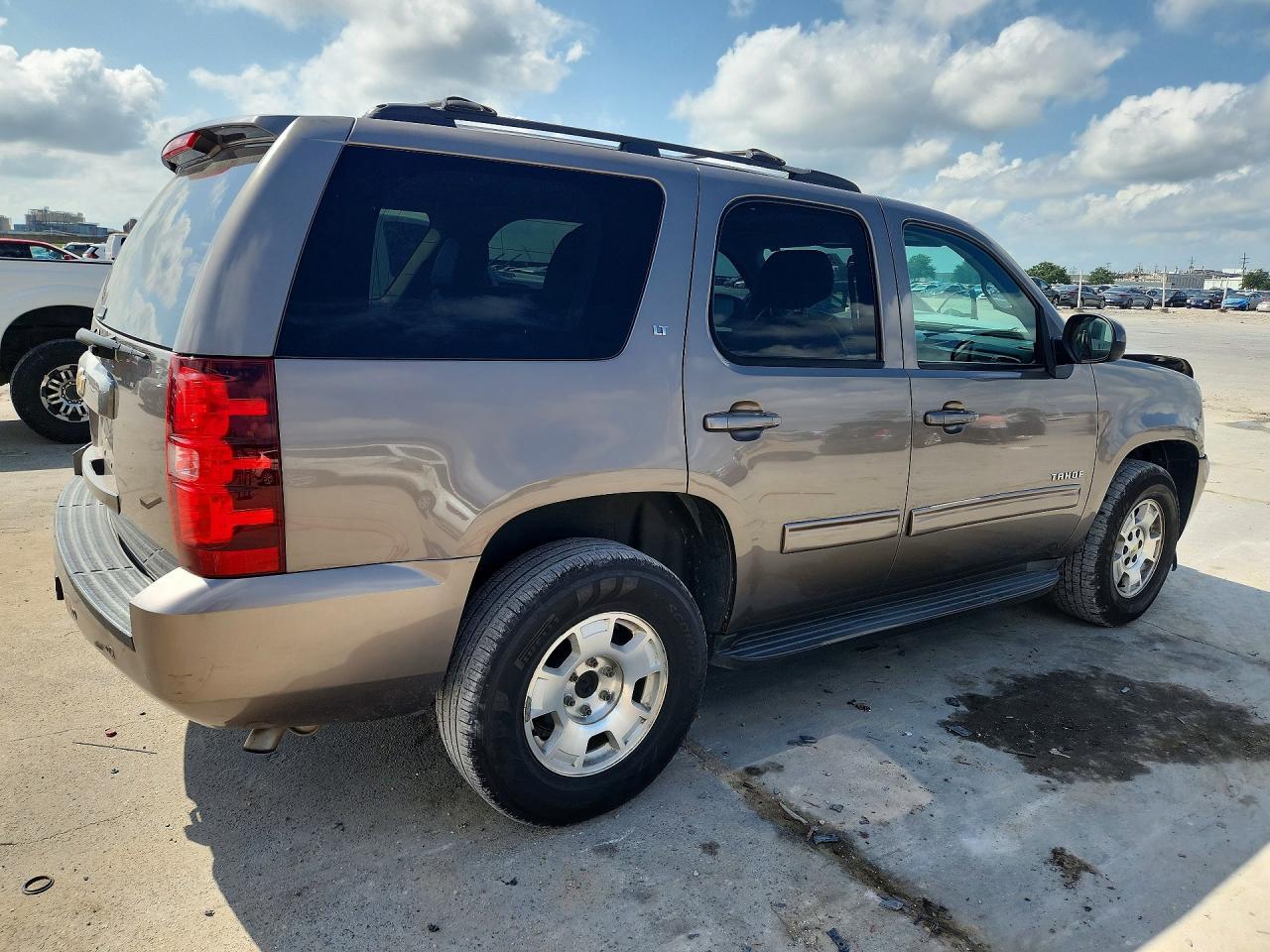 2013 Chevrolet Tahoe C1500 Lt - zdjęcie 3