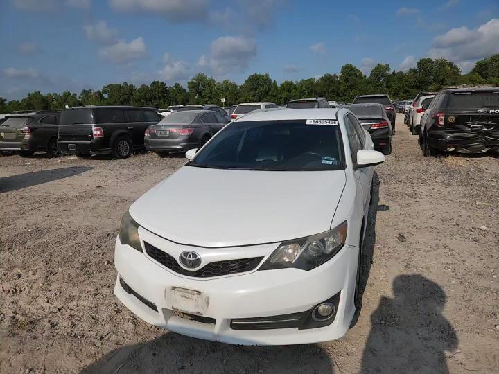 2014 Toyota Camry Se - zdjęcie 13