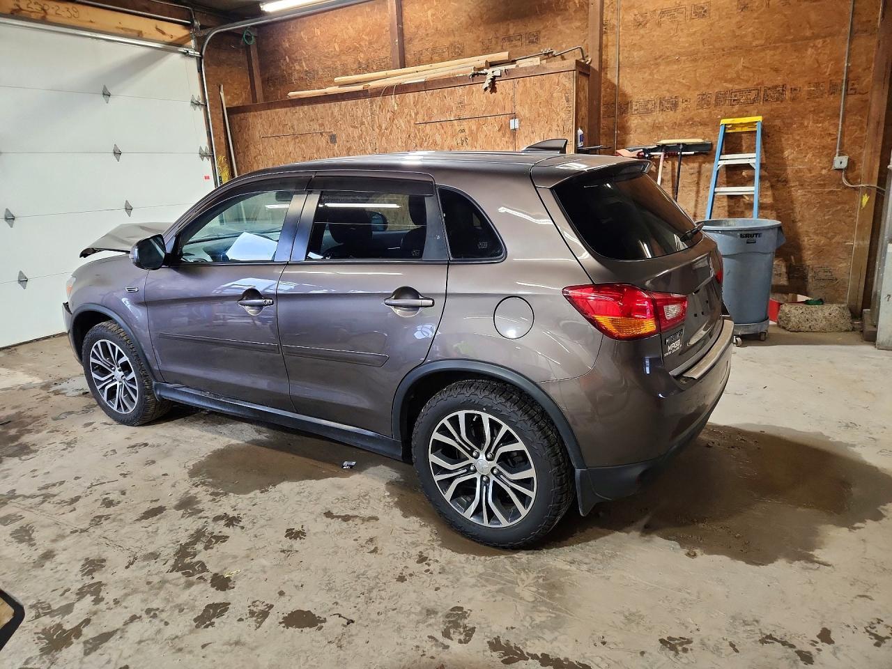 2017 Mitsubishi Outlander Sport Es - zdjęcie 2