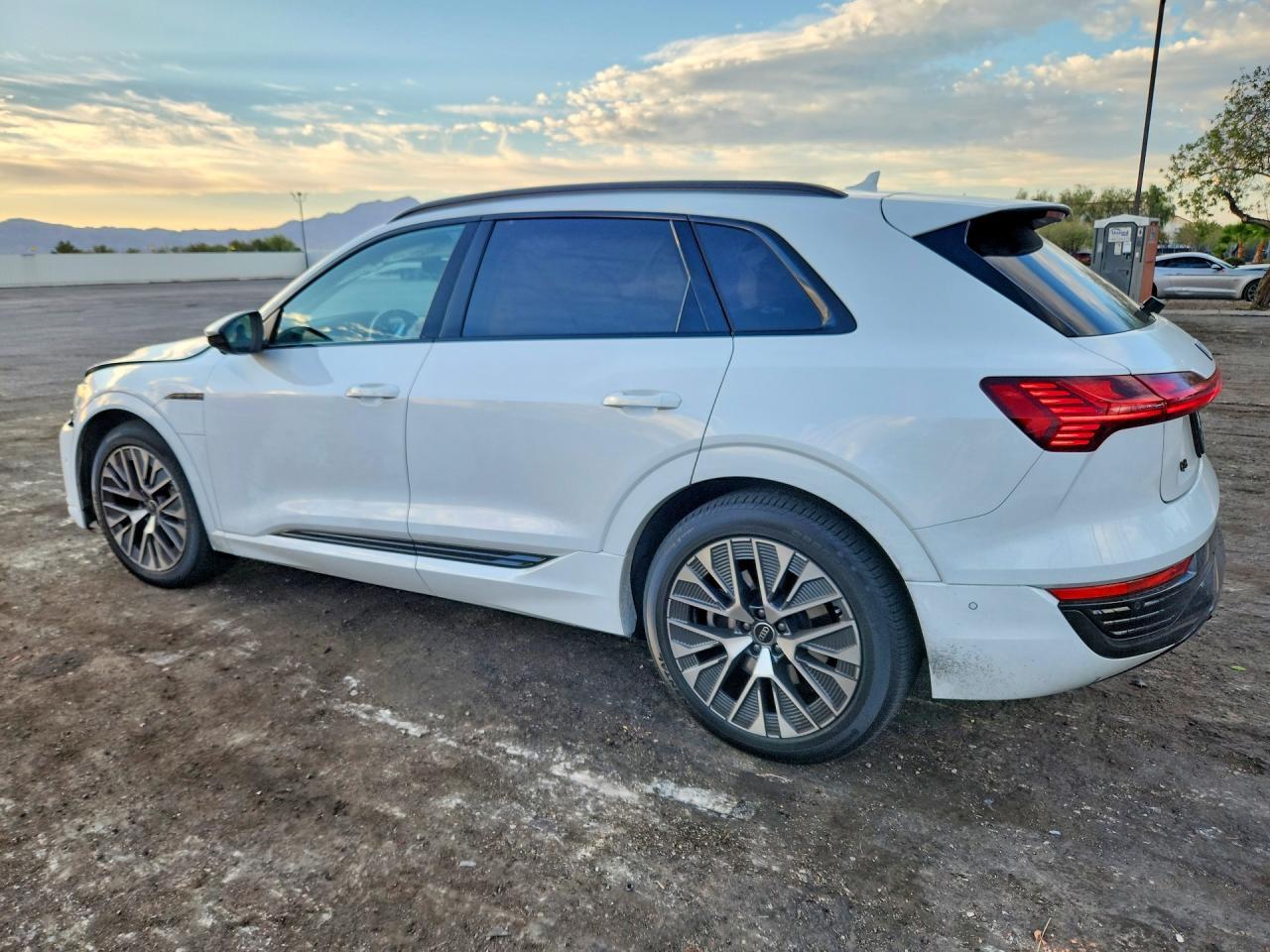 2024 Audi Q8 E-Tron Premium Plus - zdjęcie 2