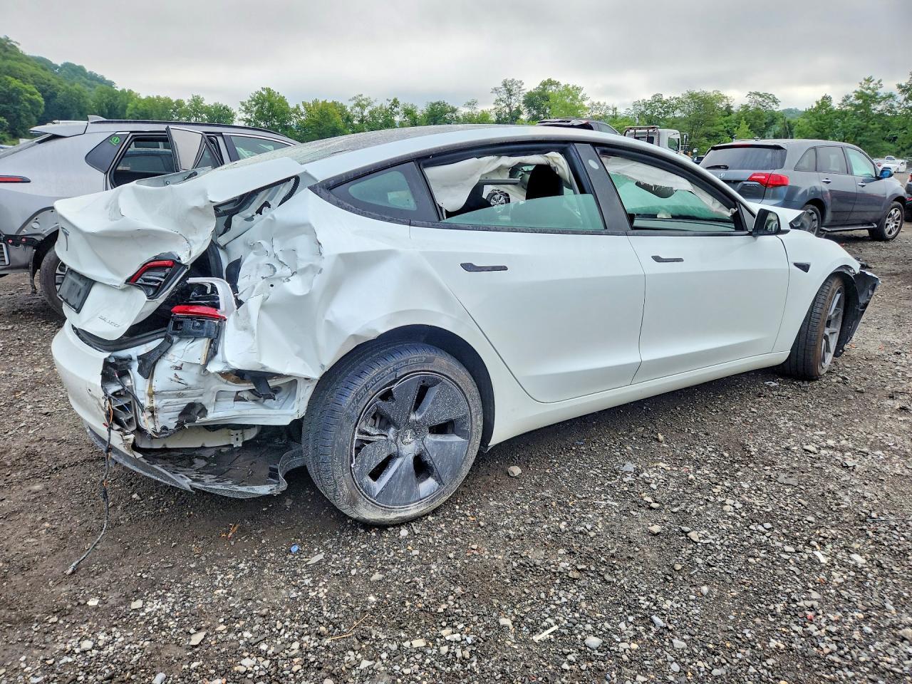 2022 Tesla Model 3 - zdjęcie 3