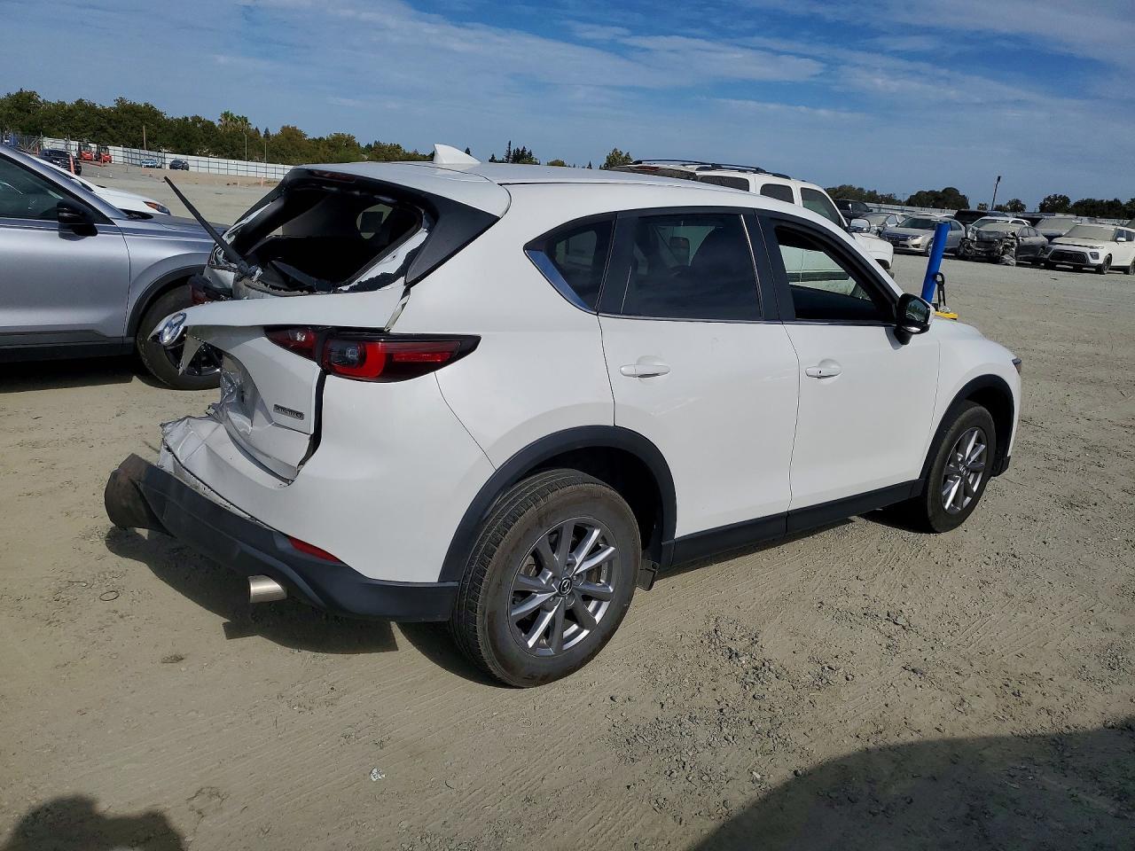 2023 Mazda Cx-5 Preferred - zdjęcie 3
