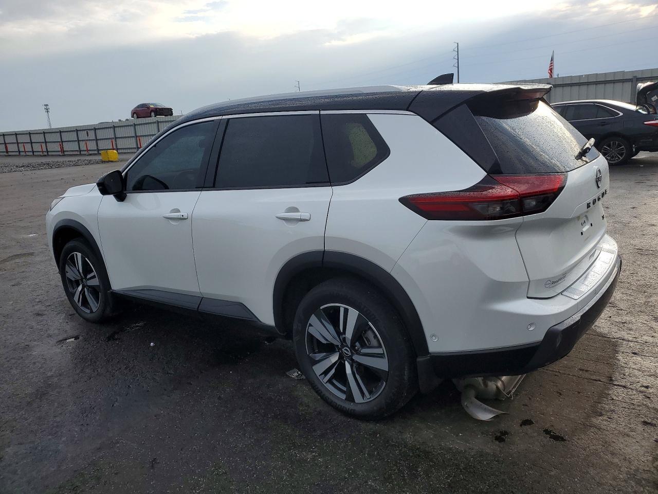 2025 Nissan Rogue Sl - zdjęcie 2