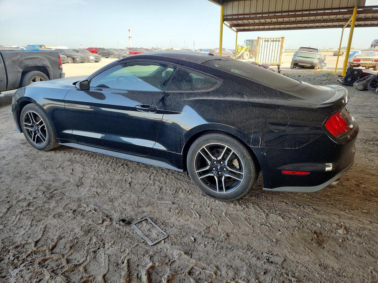 2019 Ford Mustang - zdjęcie 2