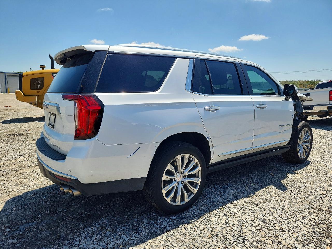 2022 GMC Yukon Denali - zdjęcie 3